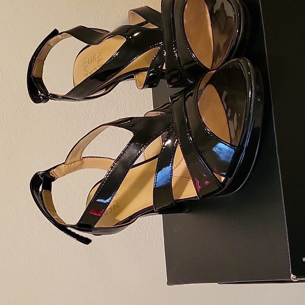 Shoes - Picture 3 of 4